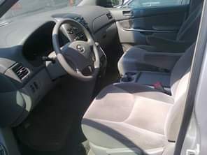 A picture of automatic transmission keyless entry fabric seat alloy wheel power door