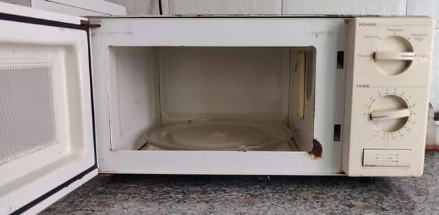 A picture of Used Matsui Microwave.