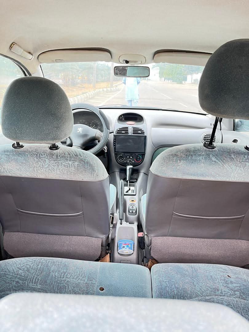 A picture of 2003 Peugeot 206