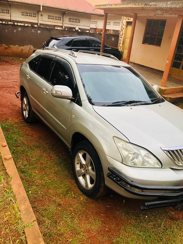 A picture of Toyota Harrier on sale at 18 5m Ugx 2008 model
