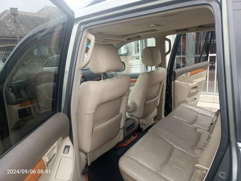 A picture of Belgium grade 2008 Lexus Gx470 with v6 engine Units silent