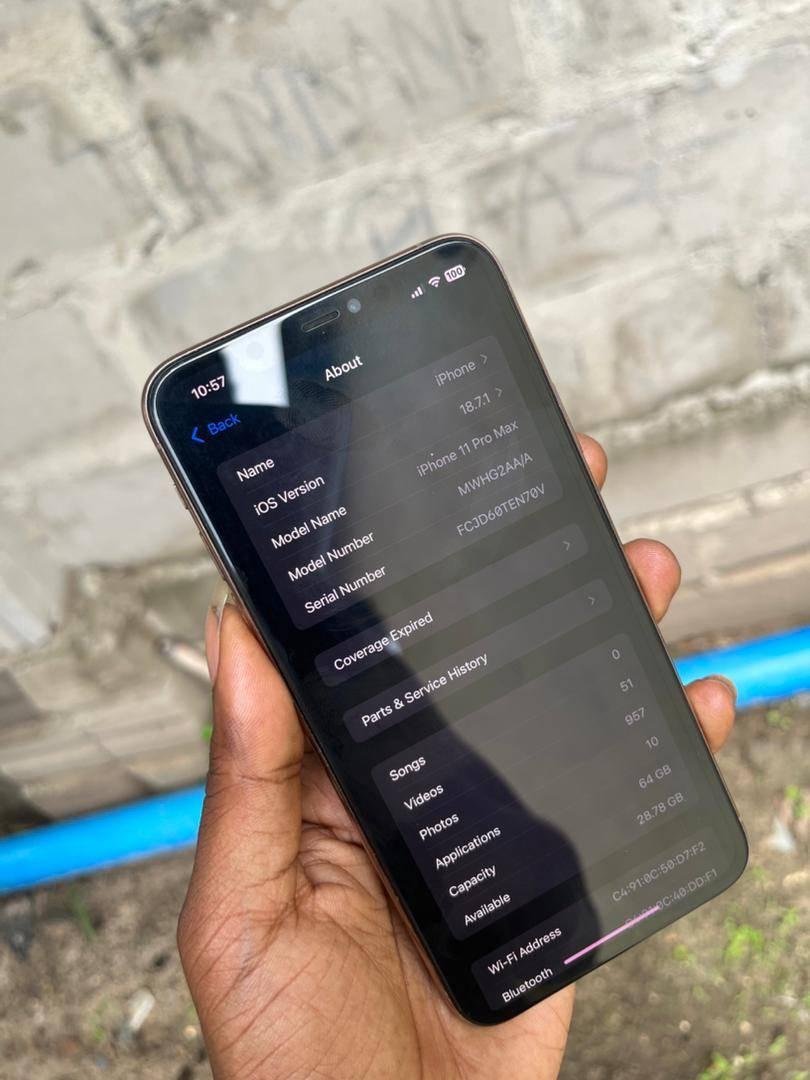 A picture of iPhone 11 PROMAX 64GB