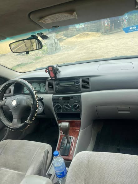 A picture of Toyota Corolla 2004