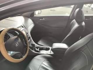 A picture of Hyundai Sonata 2012
