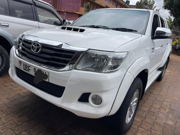 A picture of Hilux Vigo available 2013 Automatic at 75m