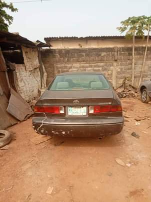 A picture of 2000 Toyota Camry envelope