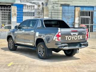 A picture of 2016 toyota hilux
