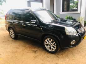A picture of Nissan extrail 2011