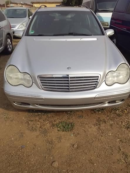 A picture of Mercedes benz C180