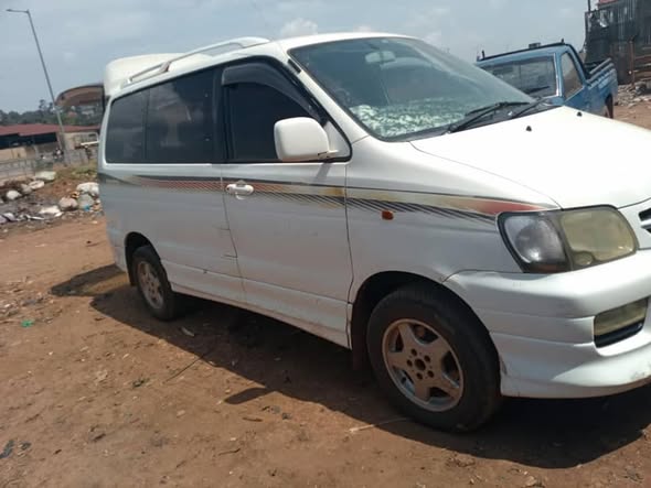 A picture of NOAH 12 5M CALL 0701488581 WHAT S APP 0776417404