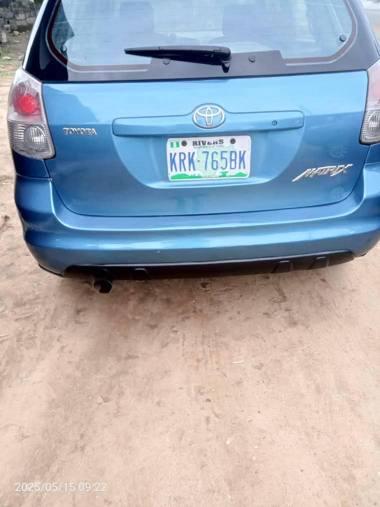 A picture of Toyota matrix 07