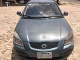 A picture of 08 sharp kia Rio First body