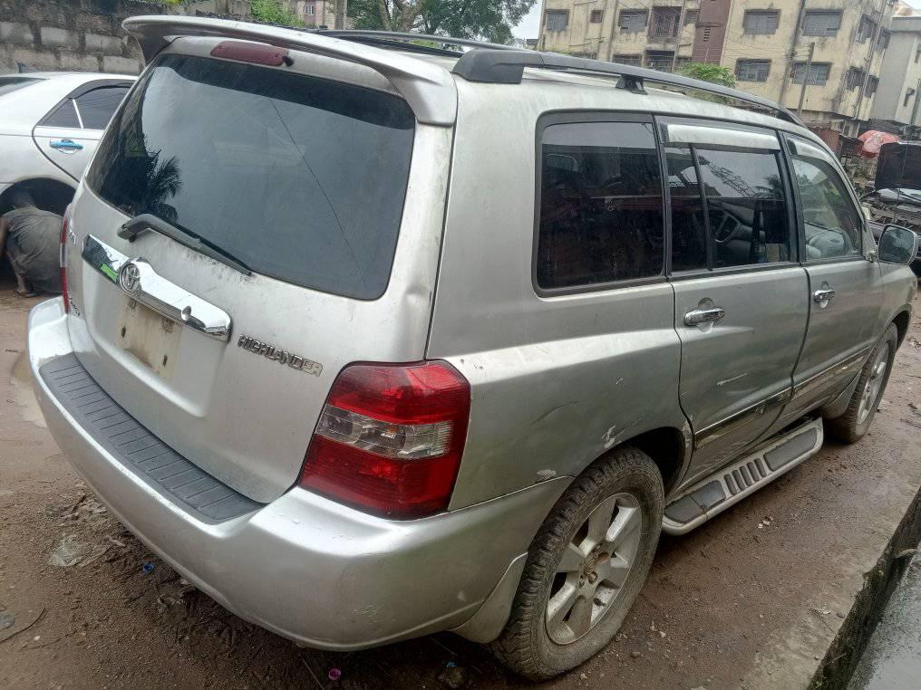 A picture of Super clean Toyota Highlander