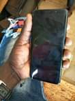 A picture of Samsung S9 dous simcards at 450k