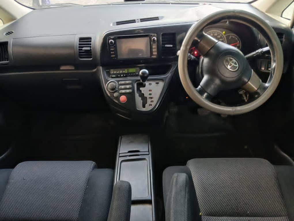 A picture of Toyota wish