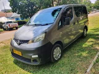 nissan nv200