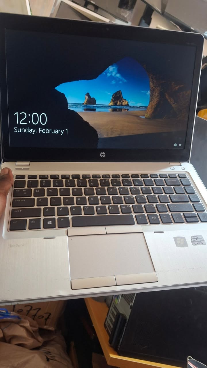 A picture of HP FOLIO LAPTOP