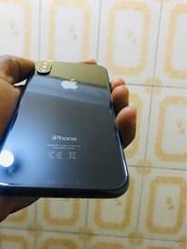 A picture of Iphone XS
