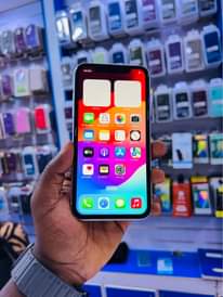 A picture of Iphone Xr
