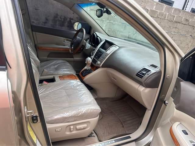 A picture of Registered Lexus rx350