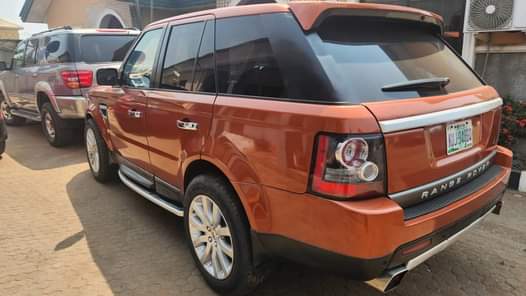 A picture of Very Clean and Sound Range Rover HSE 2012 Model First