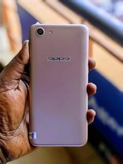 A picture of oppo 128gb 230k