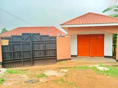 houses kireka