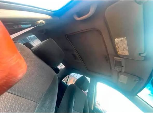 A picture of Corolla 2004