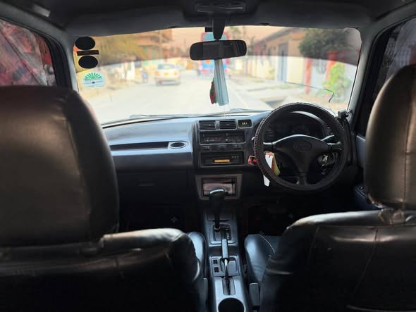A picture of RAV4 Old Year 1995 Cc 1990 Fuel petrol Mileage 72