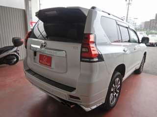 A picture of TOYOTA LAND CRUISER