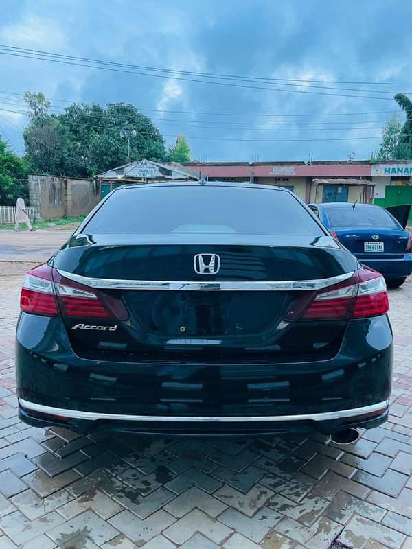 A picture of FOR SALE BELGIUM STANDARD EXTREMELY CLEAN USED HONDA ACCORD KEYLESS