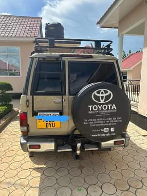 A picture of Land Cruiser Lx Ya 2013 Manuali Engene 1hz Diseli Milion