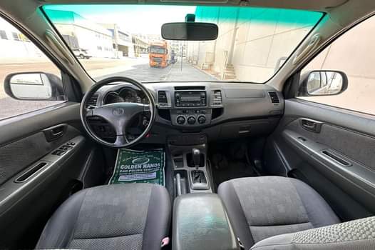 A picture of Toyota Hilux pic up 2012 petrol full automatic watsapp 0551513562