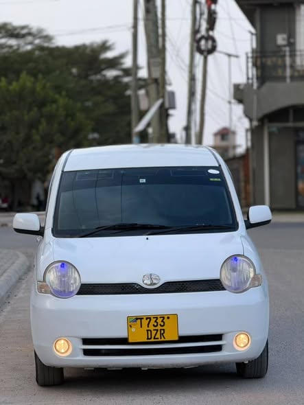 A picture of TOYOTA SIENTA