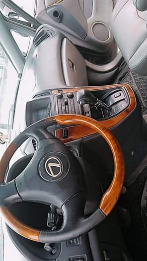 A picture of NEATLY USED 2004 MODEL LEXUS RX300 Untampered engine Untampered gear