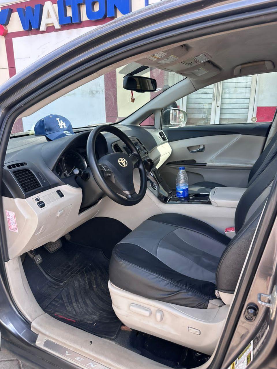 A picture of GOOD DEAL Registered 2021 entry on custom Toyota Venza LE