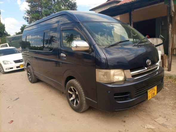 A picture of TOYOTA HIACE QUANTUM ONSALE