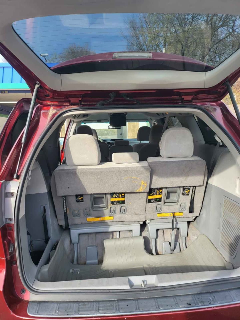 A picture of 2014 Toyota sienna