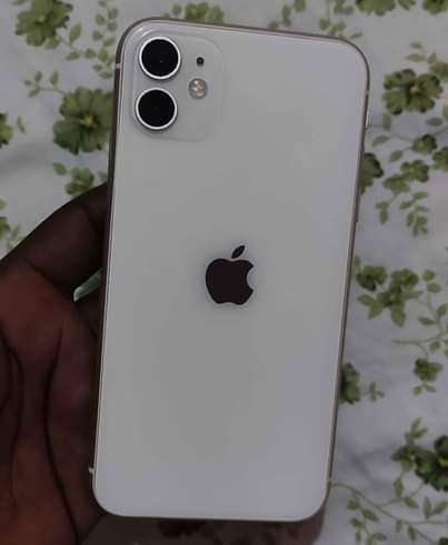 A picture of IPhone 11 128gb Duos