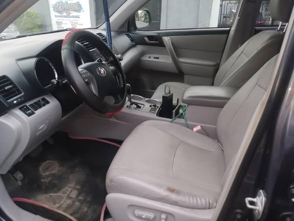 A picture of 2011 Toyota highlander