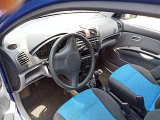 A picture of 1999 Kia Picato 231