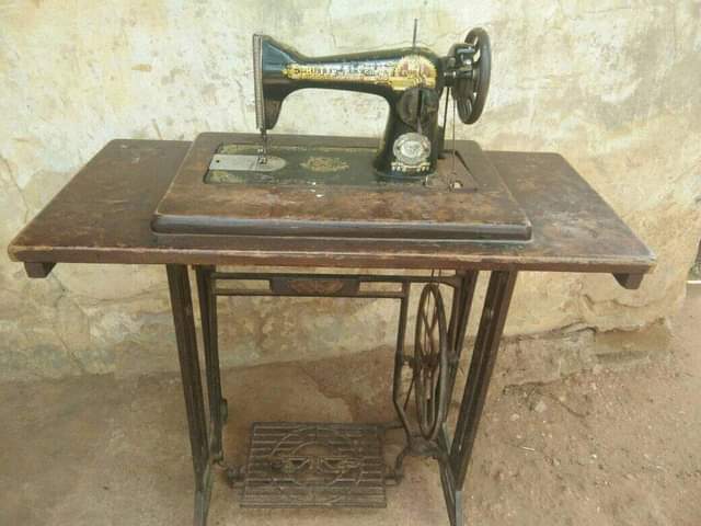A picture of Sawing machine