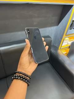A picture of iphone xs max