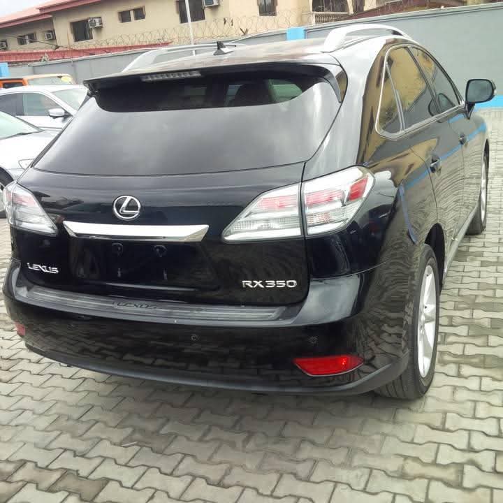 A picture of LEXUS RX 350
