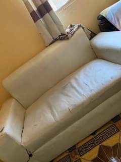 A picture of KITANDA NA SOFA
