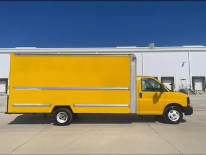 A picture of 2008 GMC Savana Cutaway