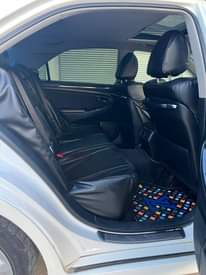 A picture of TOYOTA CROWN