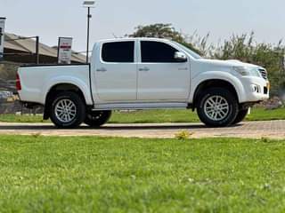 used toyota hilux