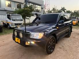 A picture of TOYOTA LAND CRUISER