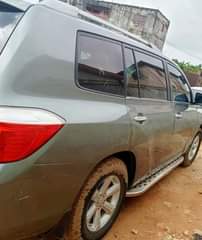 A picture of 09 Highlander